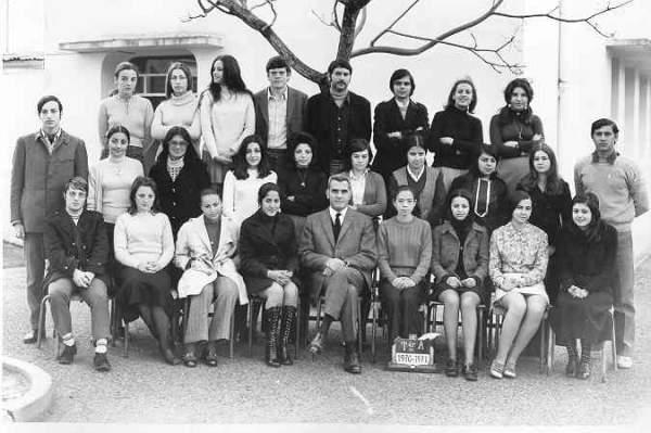 r_1970-1971_terminale a.jpg - Lycée Regnault -1970-71, Terminale A - Tanger / MAROC. Photo communiquée par Benoît Mari 